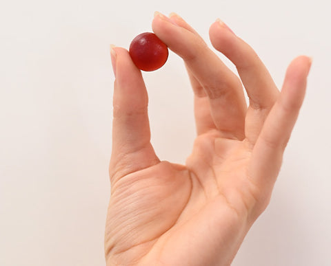 gummy holding in hand